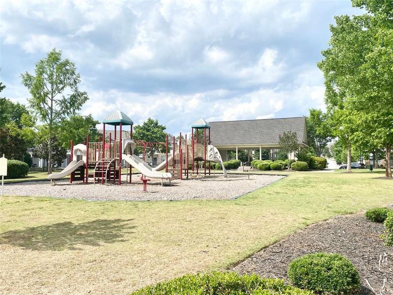 Image for property 720 CRESTWELL Circle, Atlanta, GA 30331