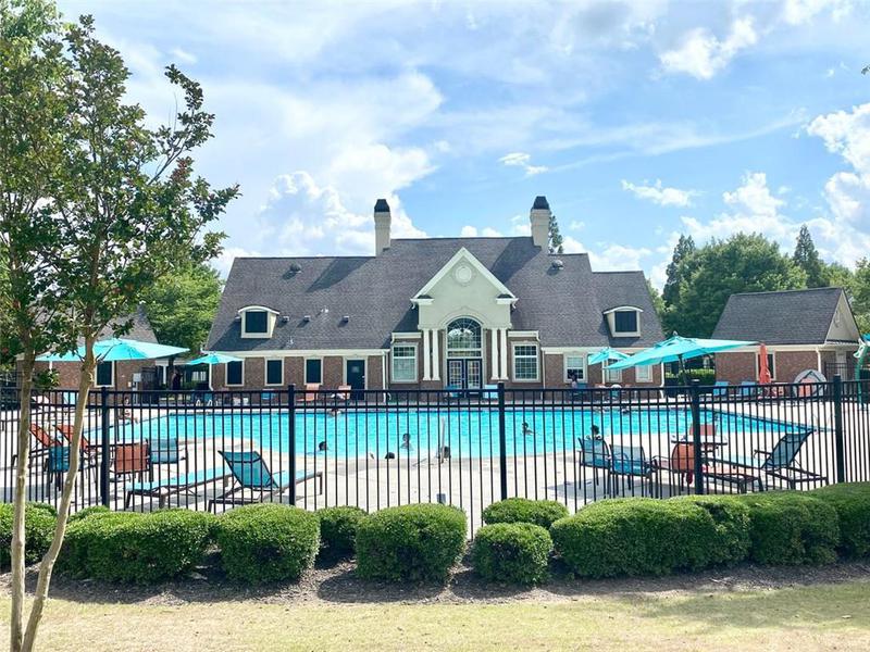 Image for property 720 CRESTWELL Circle, Atlanta, GA 30331