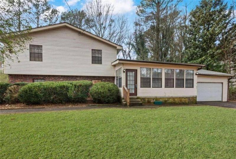 Image for property 2325 Lago Drive, Jonesboro, GA 30236