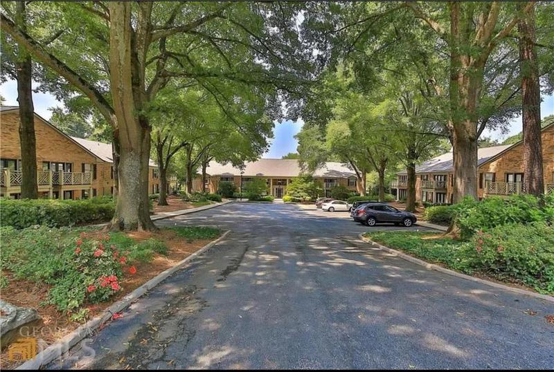 Image for property 3650 ASHFORD DUNWOODY Road 923, Brookhaven, GA 30319