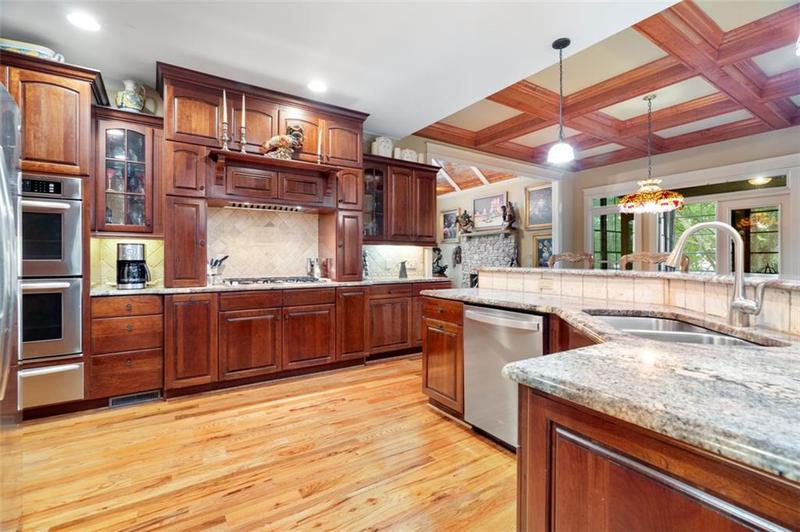 Image for property 82 BLAZINGSTAR Lane, Big Canoe, GA 30143