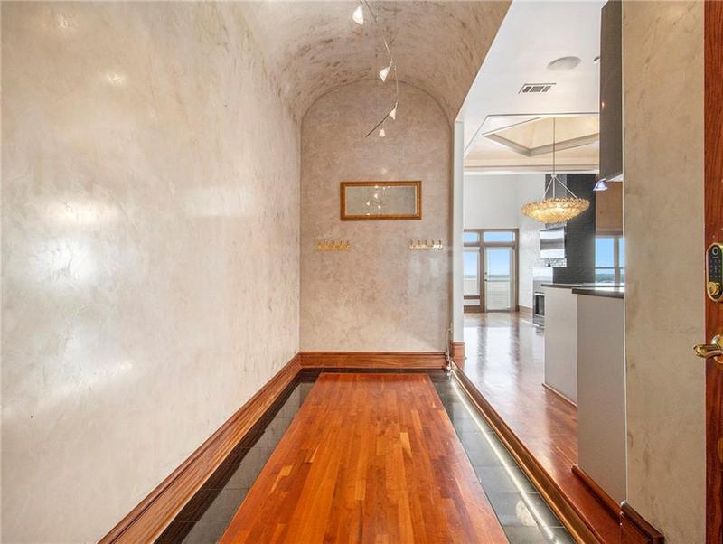 Image for property 3334 Peachtree Road 1707, Atlanta, GA 30326