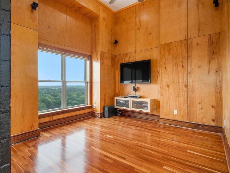 Image for property 3334 Peachtree Road 1707, Atlanta, GA 30326