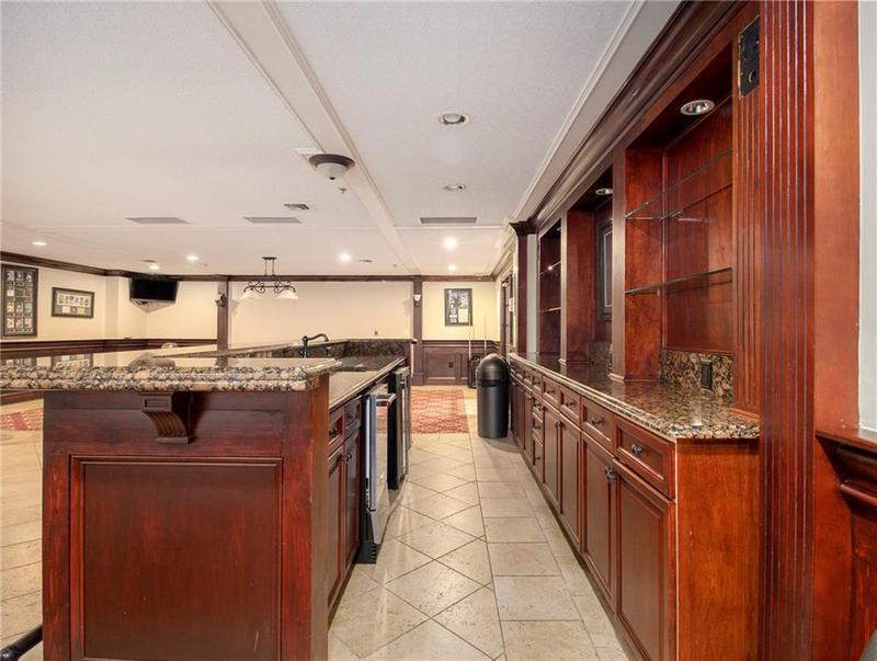 Image for property 3334 Peachtree Road 1707, Atlanta, GA 30326