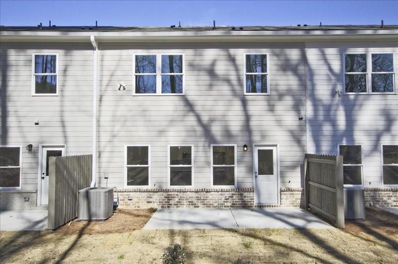 Image for property 689 Sunstone Lane, Lawrenceville, GA 30043