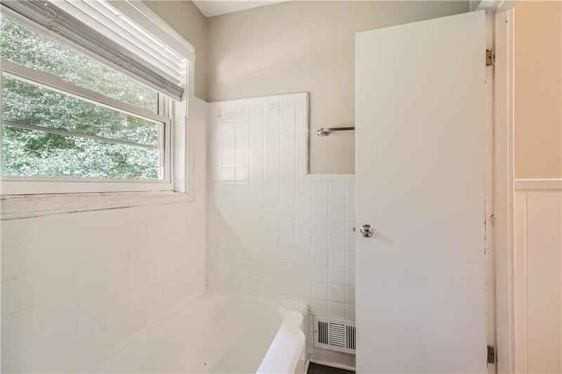 Image for property 3189 Dogwood Drive, Atlanta, GA 30344