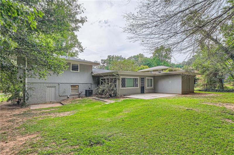 Image for property 3189 Dogwood Drive, Atlanta, GA 30344
