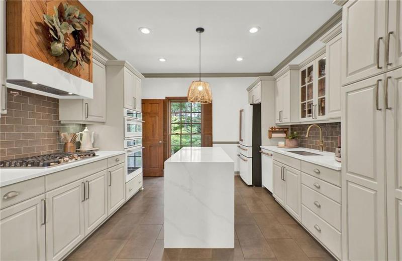 Image for property 2228 Pleasant Hill Road, Calhoun, GA 30701