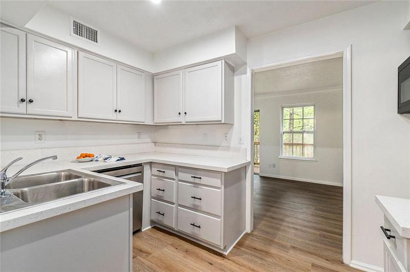 Image for property 261 Quail Run, Roswell, GA 30076