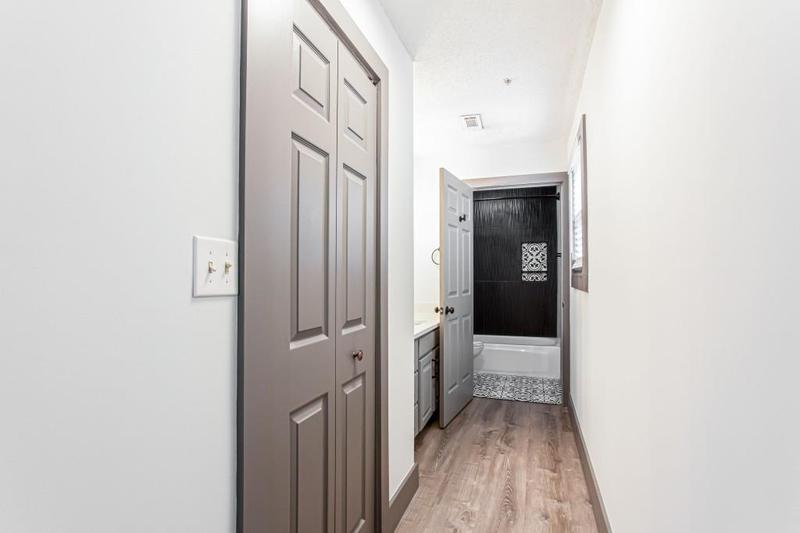 Image for property 1074 Peachtree Walk 115, Atlanta, GA 30309