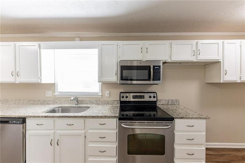 Image for property 160 Cross Creek Parkway, Dallas, GA 30157