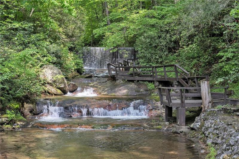 Image for property 17 Water Wheel Lane, Rabun Gap, GA 30568