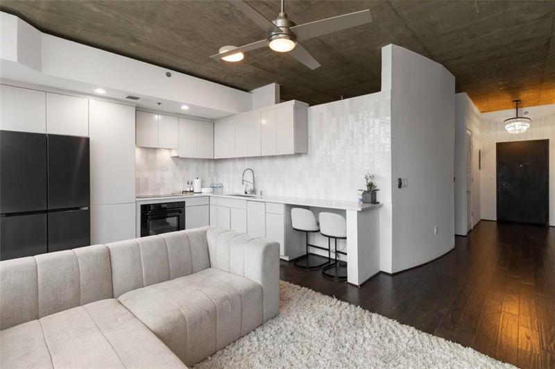 Image for property 3324 Peachtree Road 815, Atlanta, GA 30326