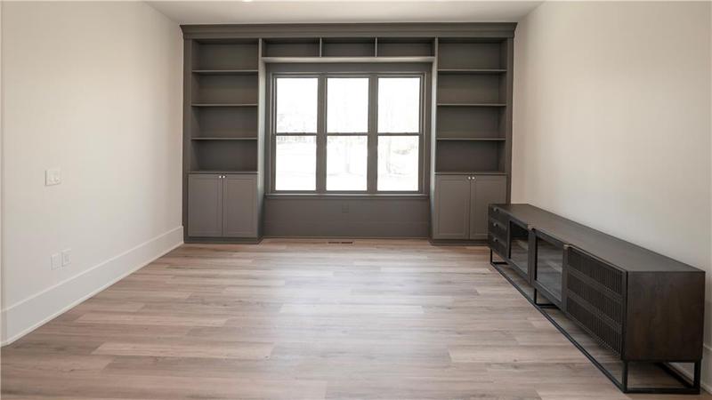 Image for property 270 Crosstree Lane, Atlanta, GA 30328