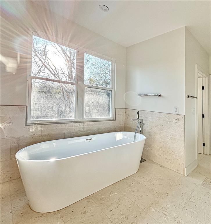 Image for property 270 Crosstree Lane, Atlanta, GA 30328