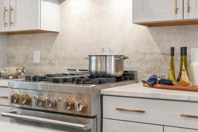 Image for property 201 New Street 2201-9, Decatur, GA 30030