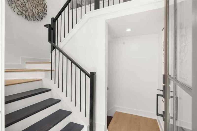 Image for property 201 New Street 2201-9, Decatur, GA 30030