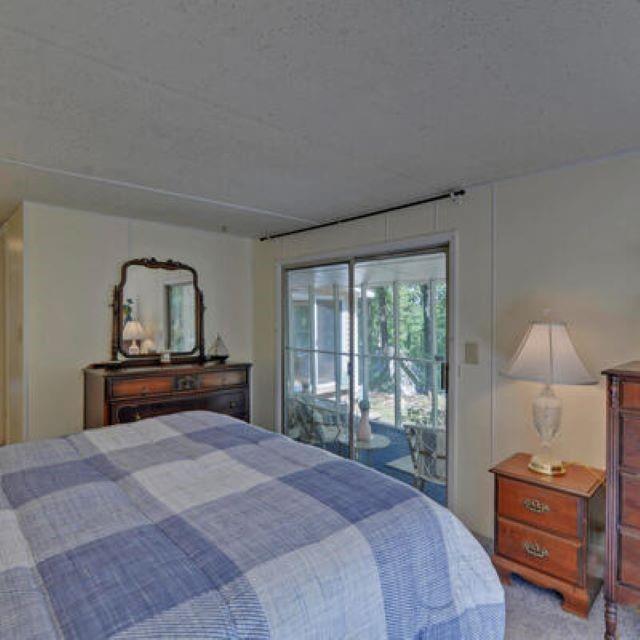 Image for property 6975 Lakeside Place, Gainesville, GA 30506