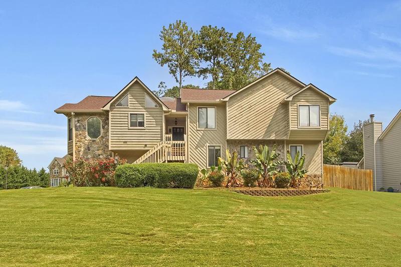 Image for property 2067 York River Way, Suwanee, GA 30024