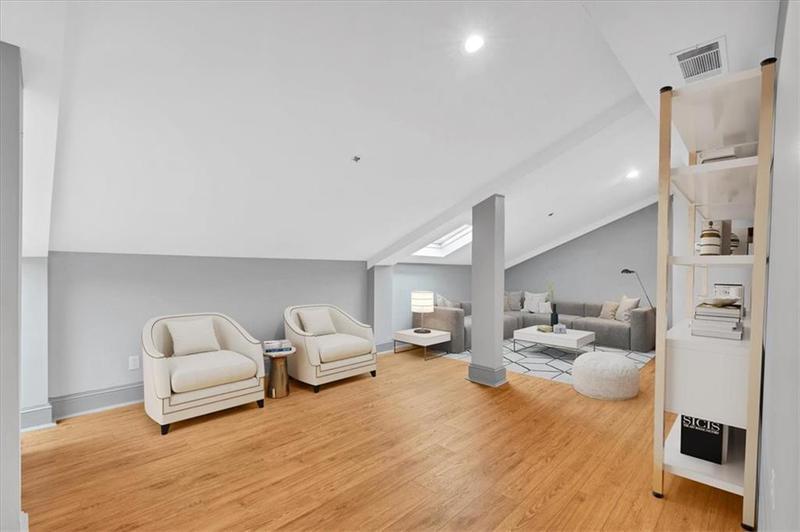 Image for property 2855 Peachtree Road 302, Atlanta, GA 30305