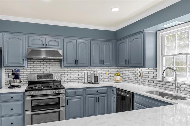 Image for property 222 MOSSY Place, Alpharetta, GA 30005