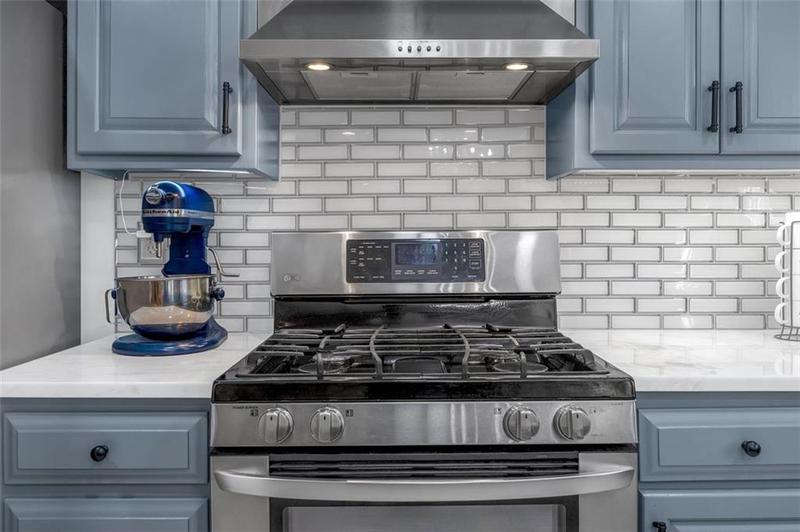 Image for property 222 MOSSY Place, Alpharetta, GA 30005