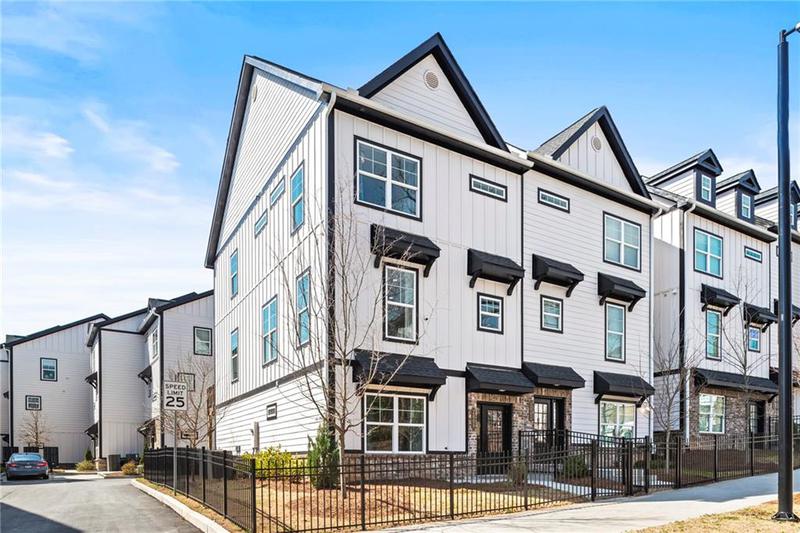 Image for property 1973 Hollywood Road 15, Atlanta, GA 30318