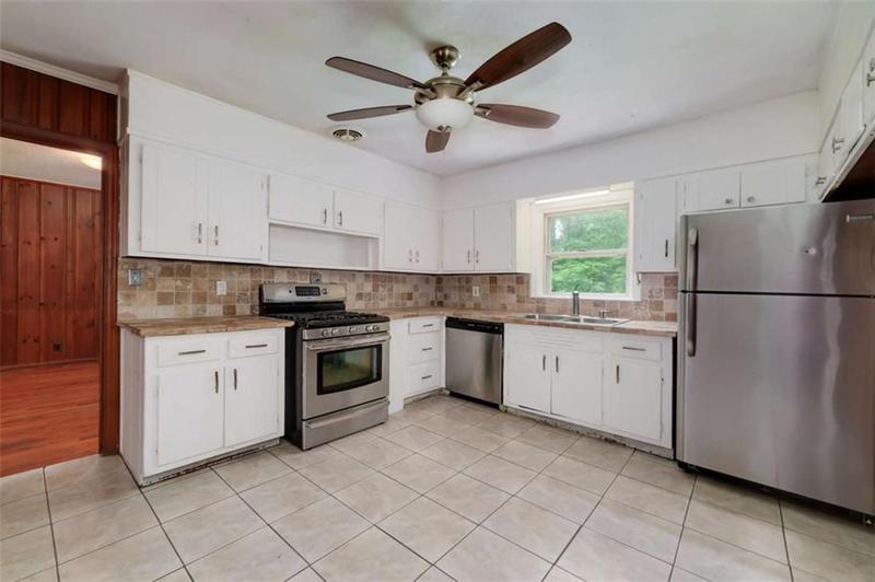Image for property 3080 Lynhurst Circle, Atlanta, GA 30311