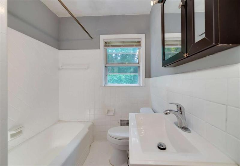 Image for property 3080 Lynhurst Circle, Atlanta, GA 30311