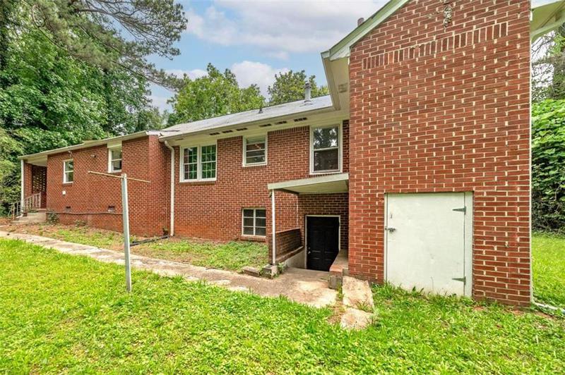 Image for property 3080 Lynhurst Circle, Atlanta, GA 30311