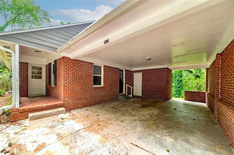 Image for property 3080 Lynhurst Circle, Atlanta, GA 30311