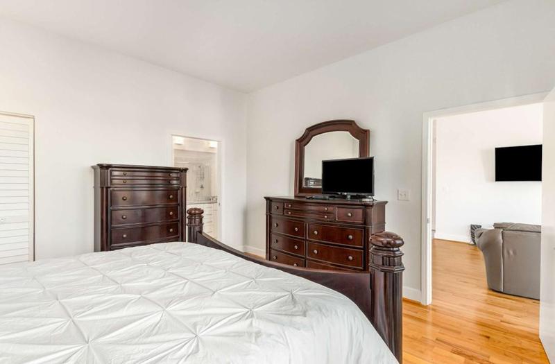 Image for property 384 Ralph McGill Boulevard 313, Atlanta, GA 30312