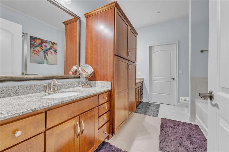 Image for property 3621 Vinings Slope 3202, Atlanta, GA 30339