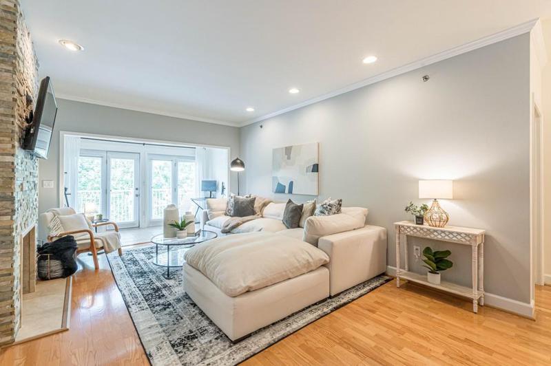 Image for property 2865 Lenox Road NE 602, Atlanta, GA 30324
