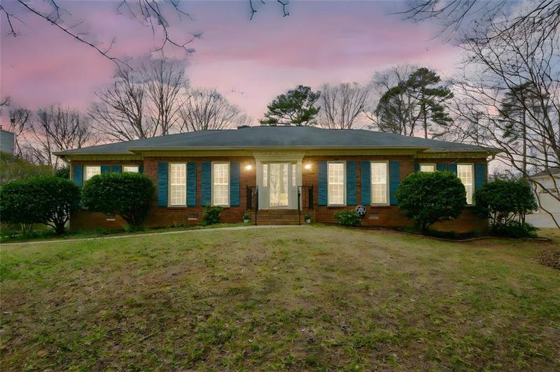 Image for property 118 HERITAGE Way, Peachtree City, GA 30269