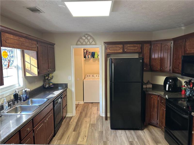 Image for property 350 Chestnut Drive, Covington, GA 30016