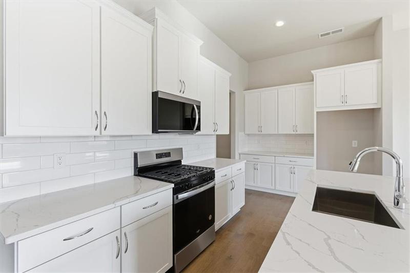 Image for property 270 Lakeside Place, Canton, GA 30114