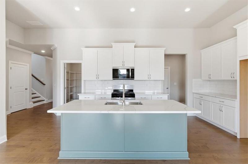 Image for property 270 Lakeside Place, Canton, GA 30114