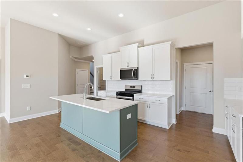 Image for property 270 Lakeside Place, Canton, GA 30114