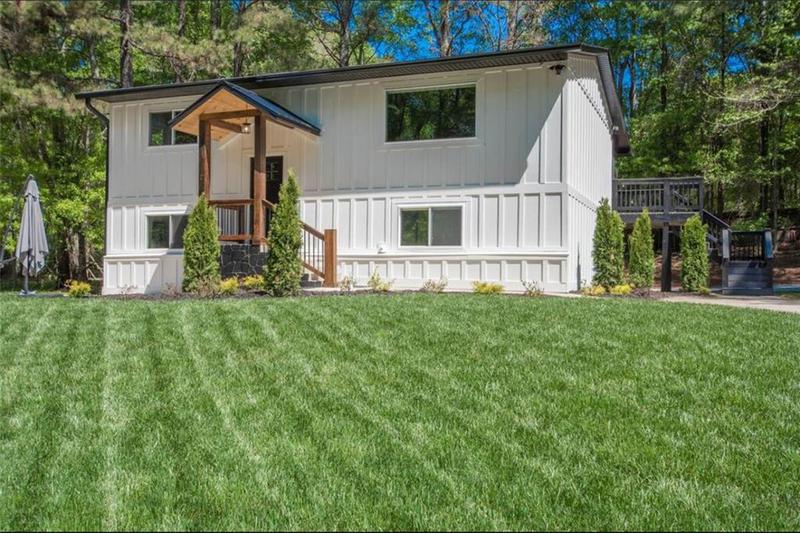 Image for property 418 ROBINSON Road, Peachtree City, GA 30269