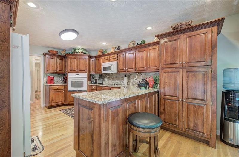 Image for property 354 Starcross Lane, Jasper, GA 30143