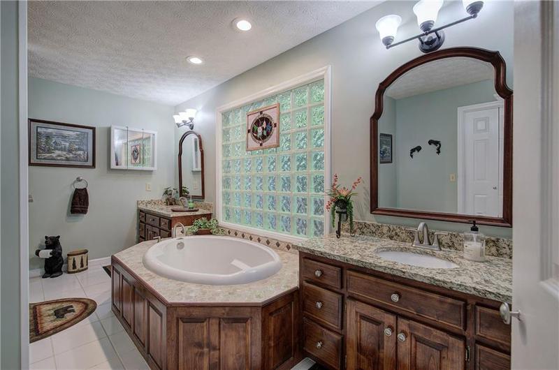 Image for property 354 Starcross Lane, Jasper, GA 30143