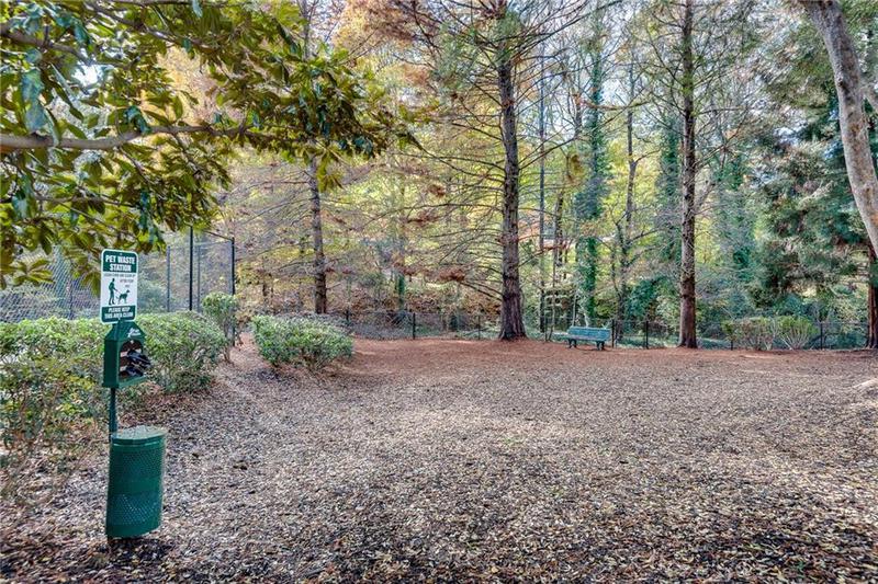 Image for property 1122 Westchester Ridge, Atlanta, GA 30329