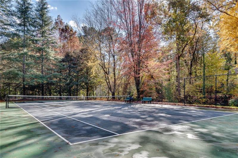 Image for property 1122 Westchester Ridge, Atlanta, GA 30329