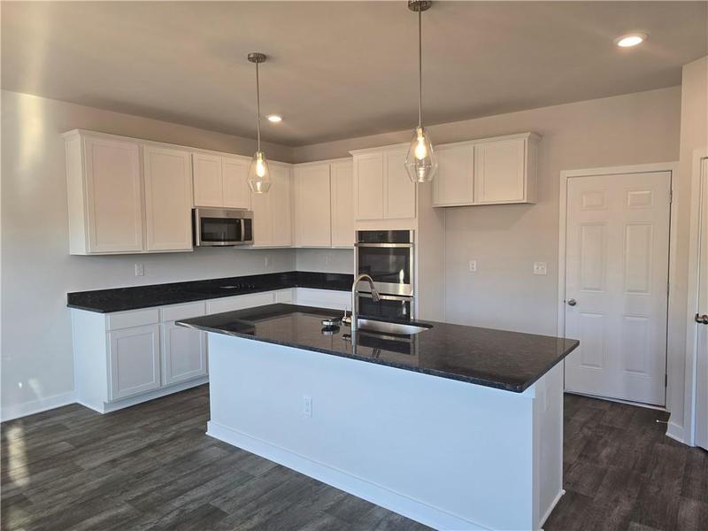 Image for property 1637 Fuma Leaf Way, Mcdonough, GA 30253