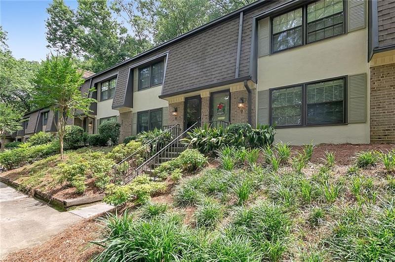 Image for property 8 Arpege Way, Atlanta, GA 30327