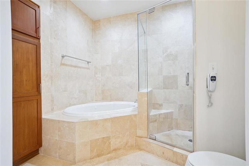 Image for property 2828 Peachtree Road 2002, Atlanta, GA 30305