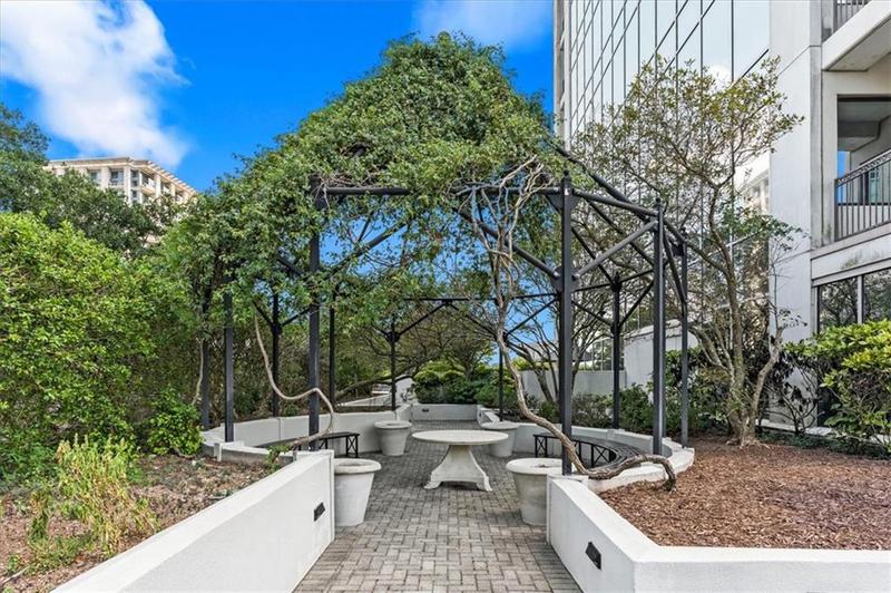 Image for property 2828 Peachtree Road 2002, Atlanta, GA 30305