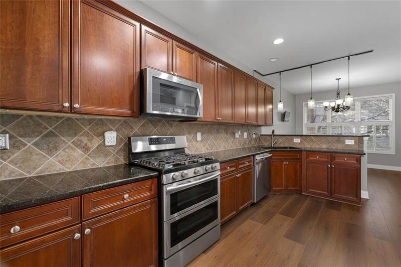 Image for property 905 Freedom Lane, Roswell, GA 30075