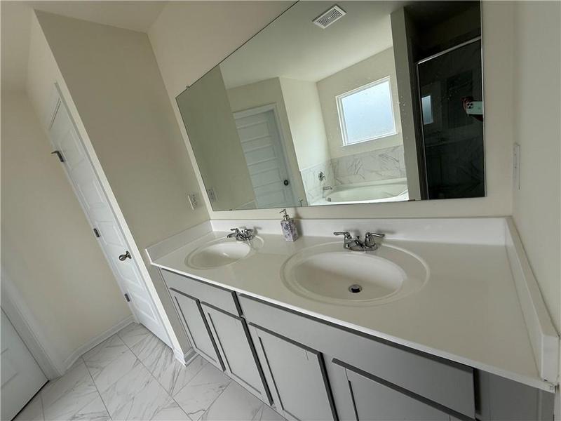 Image for property 3378 English Elm Way, Loganville, GA 30052